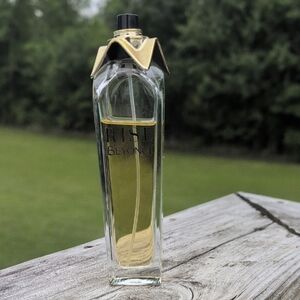 Beyoncé Rise Perfume with Gold Cap